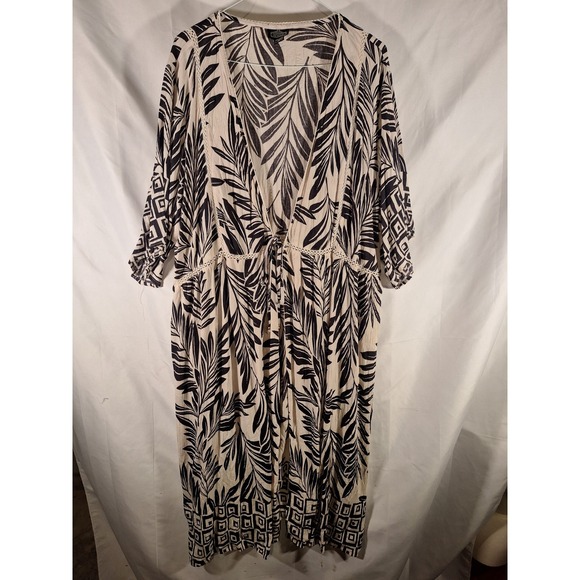 Angie Other - ANGIE Kimono Cardigan Duster Long Sleeve Tropical Leaf Print Black White 1X
